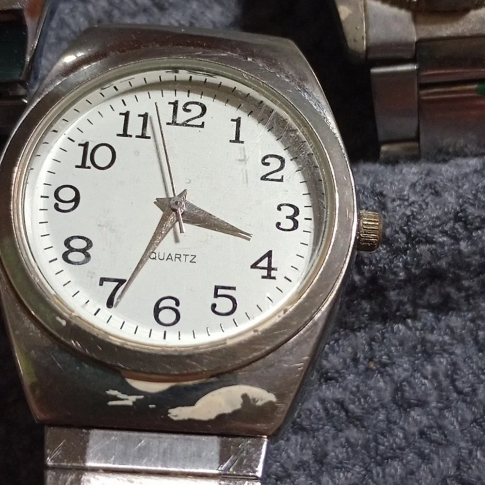 Lot of four men's wrist watches